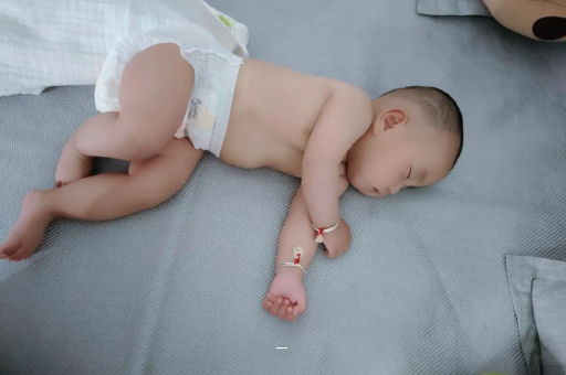 诸暨几个月宝宝可以竖抱